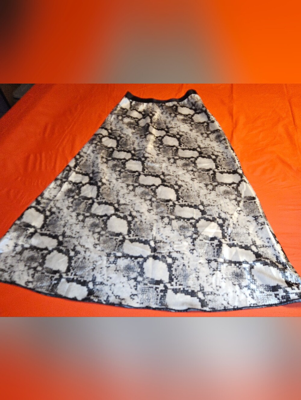 Knit Riot/V.S PINK  Black and White Snake-Print A-Line Skirt NWOT szMed
